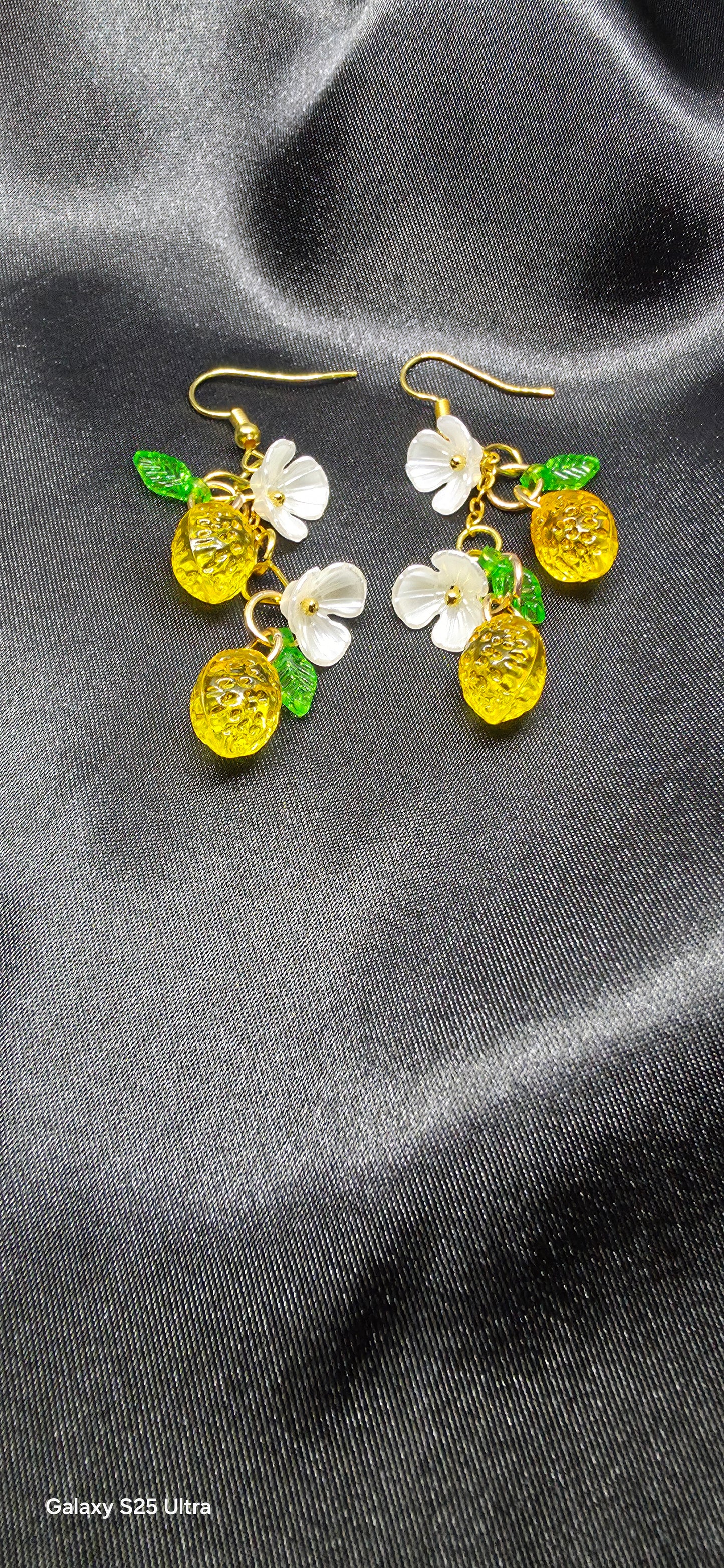Yellow acrylic double lemons
